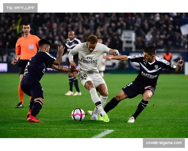 雷恩高效反击战术成中小球队范本，压缩防守空间限制巴黎边路突破